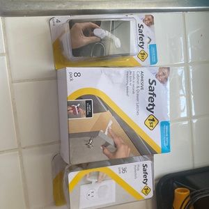New Saftey 1st Childproofing package